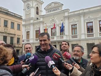 Román: La Comisión del Mercado ha dejado claro que no hay delito ni infracción, solo el objetivo de Alberto Rojo de tapar su inacción