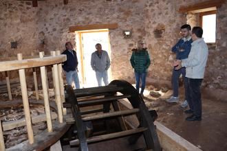 Román García: Hay que ayudar a impulsar la comercialización de la sal de Saelices para dar continuidad al proyecto