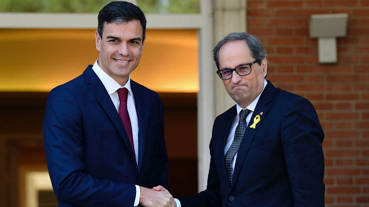 El PSOE se retrata : El socialista Iceta se abstiene en la moción contra Torra y mira 