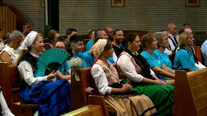La Santina procesionó por la calles de Azuqueca