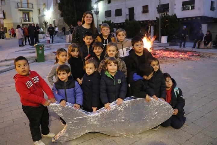 El entierro de la sardina pone punto y final al Carnaval en Almonacid de Zorita