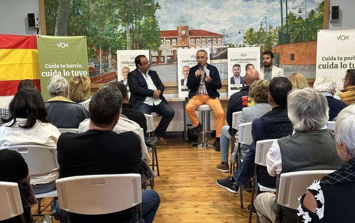 Serafín Tallón e Iván Sánchez presentan el proyecto de VOX para Cabanillas