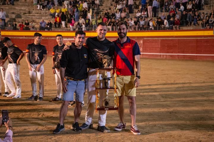 Sergio Recuero cumple su sueño de ser campeón del Concurso de Recortes Villa de Trillo, su pueblo