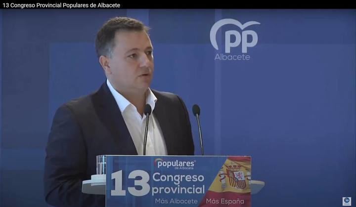 El PP denuncia que no cabe en ninguna cabeza, salvo en la de Page, que un momento de crisis económica como la actual, se dedique a imponer un nuevo impuesto por beber agua y abrir el grifo