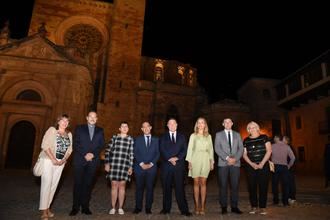 La Catedral de Santa María de Sigüenza estrenó anoche su nueva iluminación ornamental