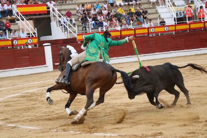 Hernández, Caballero y Gómes salen a hombros de Las Cruces de Sigüenza