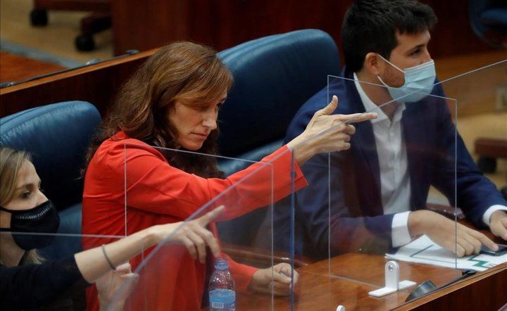 IMPRESENTABLE : La líder de Más Madrid Mónica García simula 