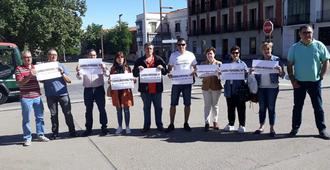 Los 7 sindicatos con representación en Sescam protestan ante Page en Guadalajara para reclamar la carrera profesional