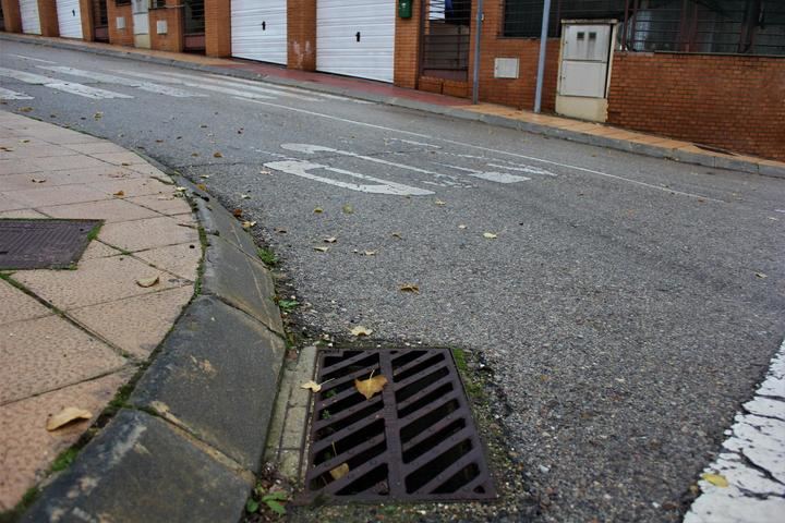 Un sistema sifónico acabará con los malos olores de la red de alcantarillado del sector 10 de Yebes