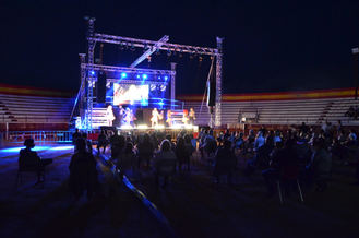 ÉXITO TOTAL : Cartel de No hay billetes en Yunquera de Henares para disfrutar del espectáculo The Talent, El Musical