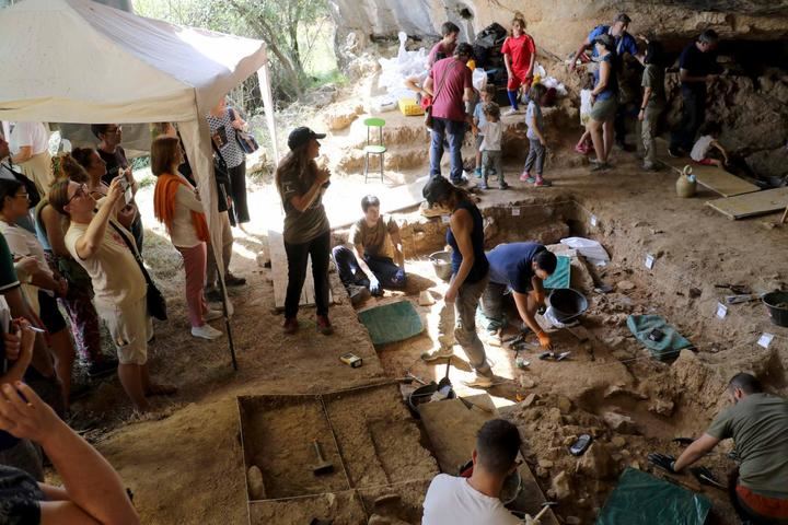 Nuevos hallazgos paleolíticos en el Abrigo de La Malia en Tamajón