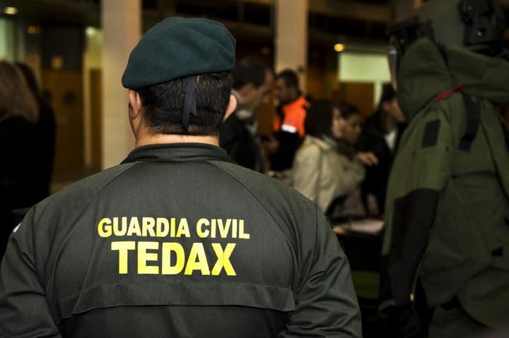 La Guardia Civil desactiva un proyectil de la Guerra Civil hallado en El Viso de San Juan