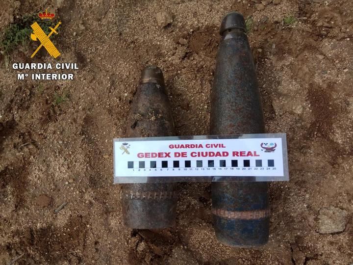 La Guardia Civil desactiva dos artefactos explosivos localizados en San Martín de Montalbán