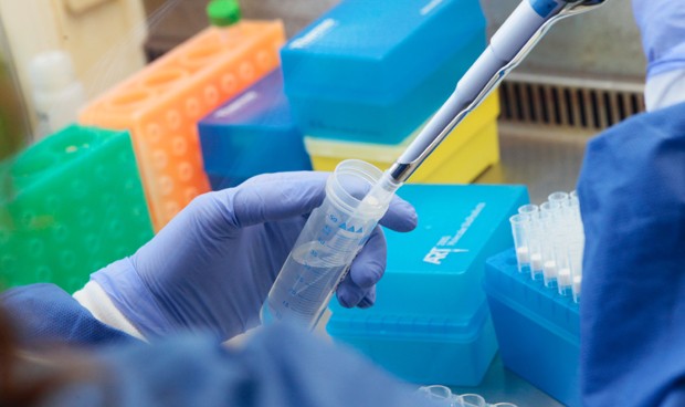 ATENCIÓN : De los 17 nuevos casos de coronavirus detectados por PCR en Castilla La Mancha este martes, 4 son de Guadalajara