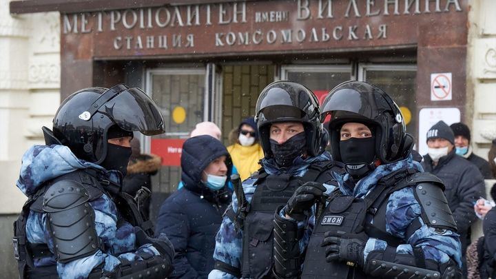 Al menos 40 muertos y un centenar de heridos en un tiroteo en un concierto de rock en un centro comercial de las afueras de Moscú