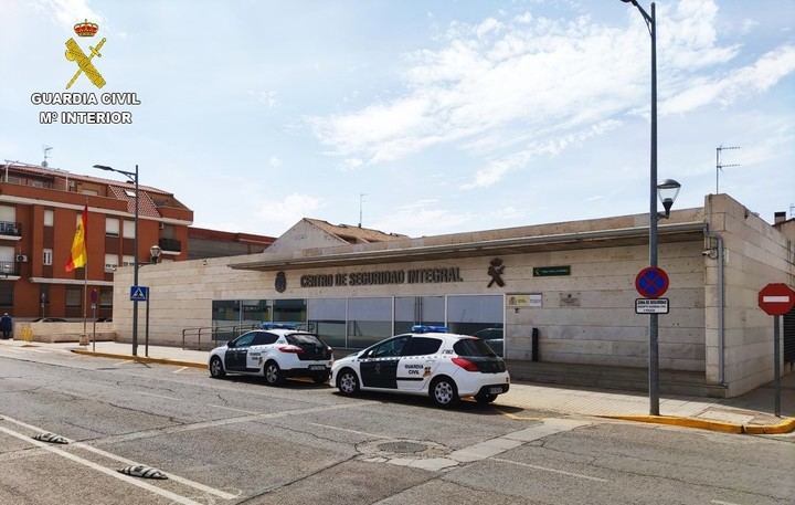 La Guardia Civil detiene a dos personas por robos de dinero y joyas en viviendas de Tomelloso