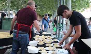 Más de 1.200 raciones repartidas en el «Día de la Tortilla» en Cabanllas