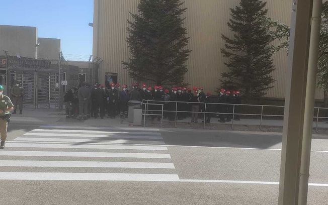 Más de 200 trabajadores expresan a la dirección de la central de Trillo su rechazo a los abusos patronales recientes
