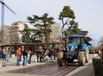 Los agricultores de Castilla-La Mancha mantienen las movilizaciones y exigen a Page un plan de choque