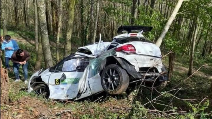 TRAGEDIA : Mueren los dos pilotos en un accidente en el Rally Villa de Tineo