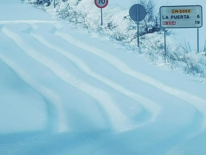 El Ayuntamiento de Trillo despeja con sus PROPIOS medios y operarios las carreteras hasta Azañón, La Puerta, Morillejo, Viana y Valdenaya, INCOMUNICADAS desde el sábado