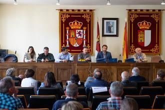 El Ayuntamiento distingue y agradece su trabajo a los cuatro empleados municipales jubilados en la actual legislatura