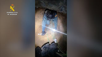 Detenidos en el interior de un túnel subterráneo excavado en Guadalajara para enganchar a la red eléctrica un cultivo de más de 9.000 plantas de marihuana