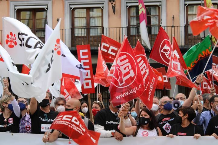 200 trabajadores y trabajadoras de CaixaBank se concentran en Toledo para exigir mejores condiciones en el ERE