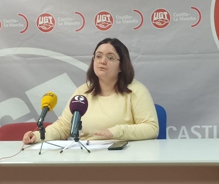 Las trabajadoras del sector de servicios, movilidad y consumo de CLM sufren una brecha salarial del 33,1 % y una diferencia retributiva de más de 6.800 euros anuales