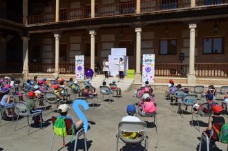 Cuentos de Titania presenta a Blu durante una nueva mañana de los Cuentos en Palacio en Yunquera de Henares