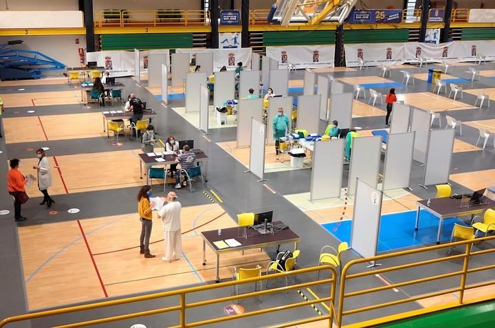 1.685 profesionales del ámbito docente de Guadalajara han recibido YA la primera dosis de la vacuna contra el COVID-19