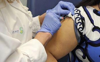 Castilla-La Mancha comienza la campaña de vacunación contra la gripe este viernes animando a la vacunación conjunta con la de Covid 
