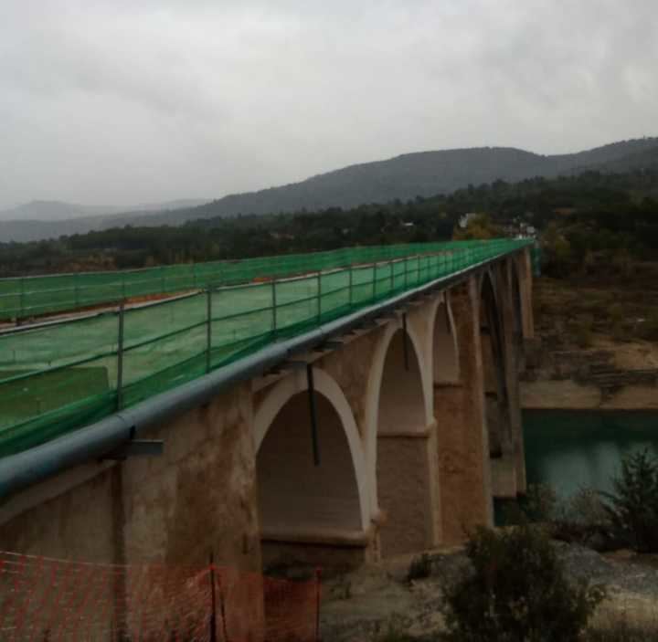 Los alcaldes trasladan al gobierno las quejas de la comarca por el cierre total del viaducto de la N-204