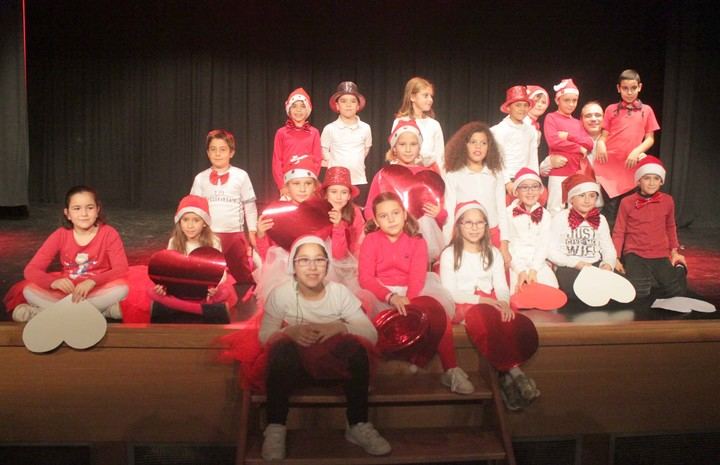 Un multitudinario Festival Escolar de Villancicos abarrota la Casa de la Cultura de Cabanillas