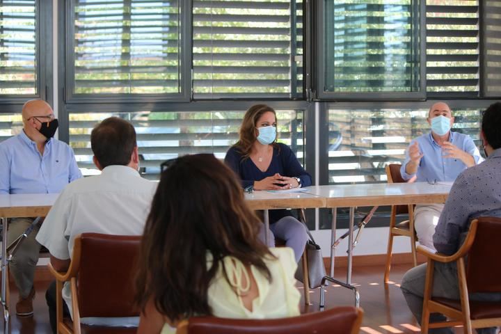 Villanueva se reúne con alcaldes de la Campiña para hablar de las ayudas de la Diputación al fomento del empleo y la contratación