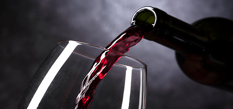 Si le duele la cabeza después de beber un buen tinto, sospeche de la quercetina