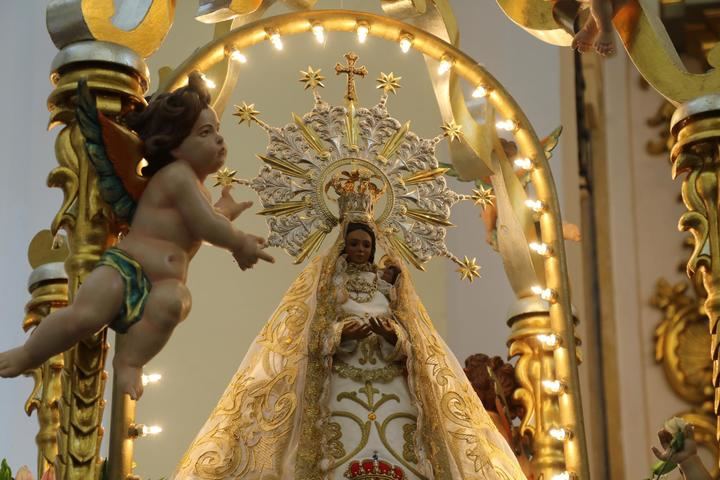 Emocionante procesión vespertina de Virgen de la Luz