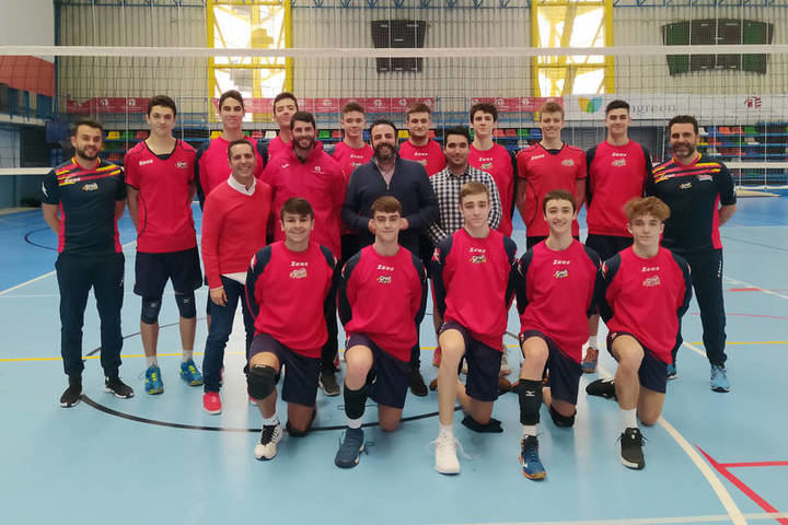 Azuqueca ha acogido a la selección sub 18 masculina de Voleibol en su preparación para el Preeuropeo de Serbia