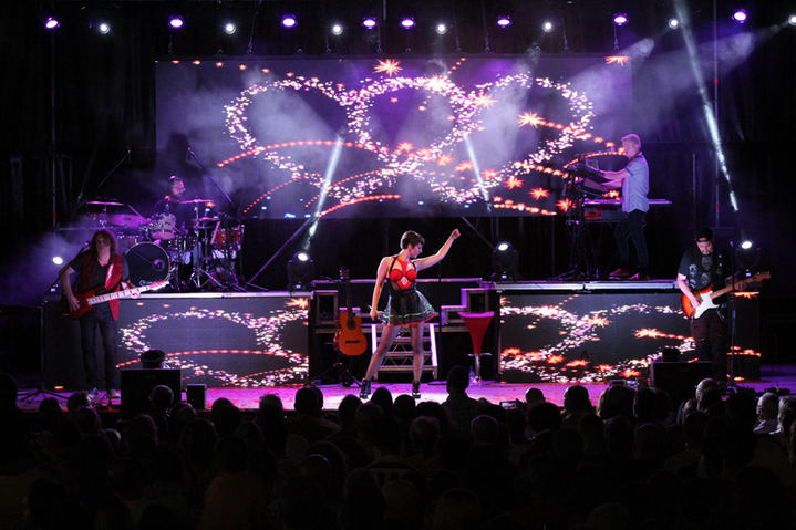 Los tributos de Valdeluz rinden homenaje este sábado a los míticos grupos Queen y Mecano