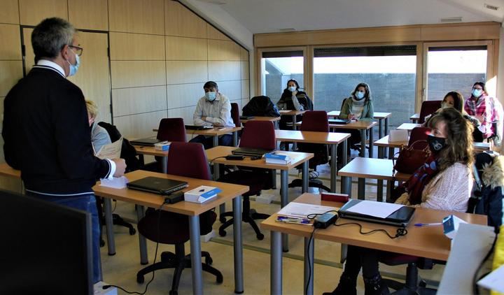 Ocho desempleados se forman como dinamizadores culturales con el programa RECUAL que se imparte en Yebes