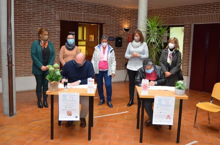 El Ayuntamiento de Yunquera de Henares y la AECC firman un convenio para la cesión del local del Proyecto Yunquera