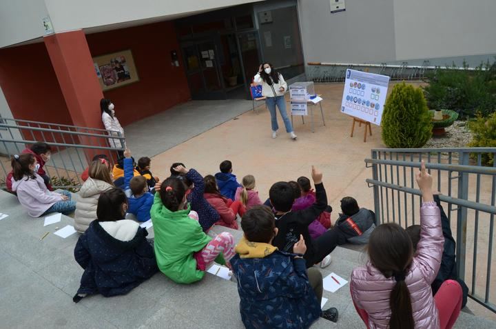 La Biblioteca Municipal de Yunquera de Henares lleva su celebración del Día del Libro hasta el Colegio Virgen de la Granja