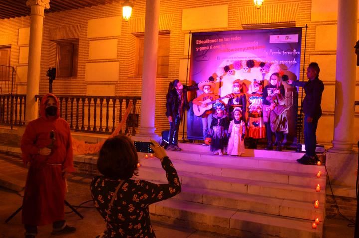 Decenas de yunqueranos participan en el primer Concurso de Disfraces de Halloween