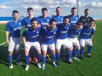 Una mala primera parte condena al Yunquera a otra derrota en su feudo