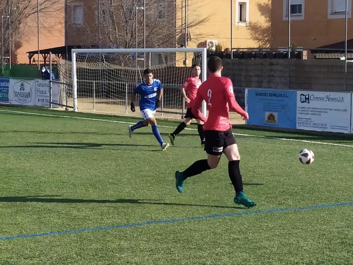 El C.D.Yunquera comienza el año con una nueva derrota en El Jaenal