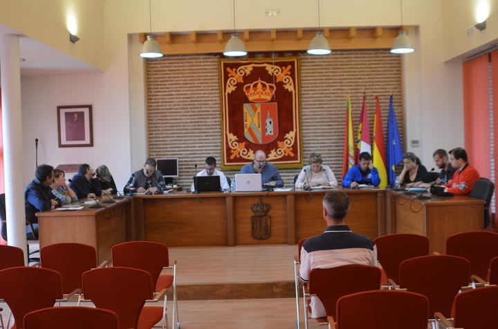 El Ayuntamiento de Yunquera de Henares aprueba llegar a los 65.000 euros de inversión en el asfaltado y acondicionamiento de calles