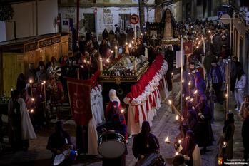 Multitudinaria procesión de "El Santo Entierro" en Yunquera de Henares
