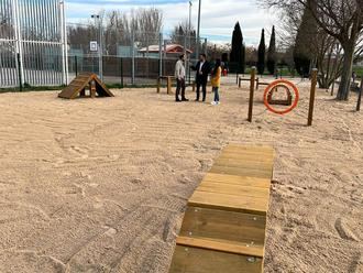 La zona canina del parque del Norte de Azuqueca ya está en servicio