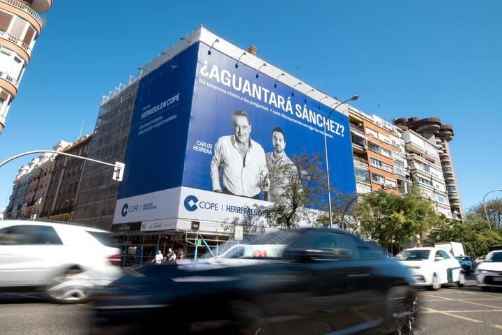 COPE desvela el misterio de su lona viral y presenta su campaña 