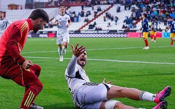 El el Alba respira con un triunfo muy trabajado bajo la lluvia ante el Andorra (1-0)